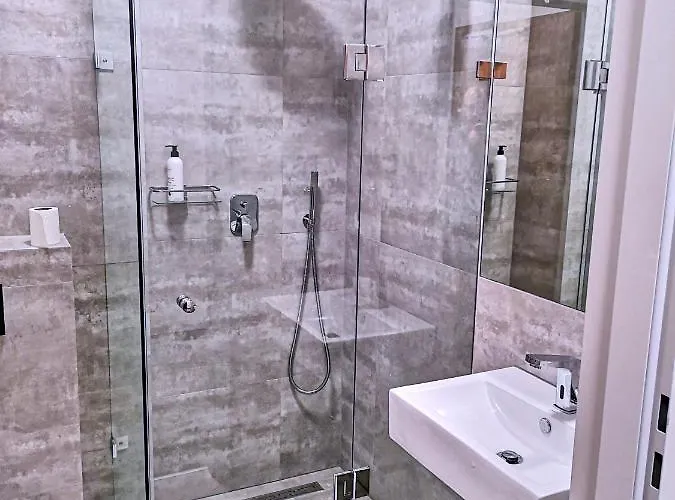 Отель Hotel Wegierki Wegierki