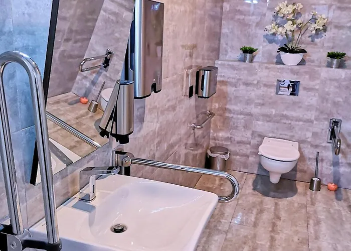 Отель Hotel Wegierki Wegierki